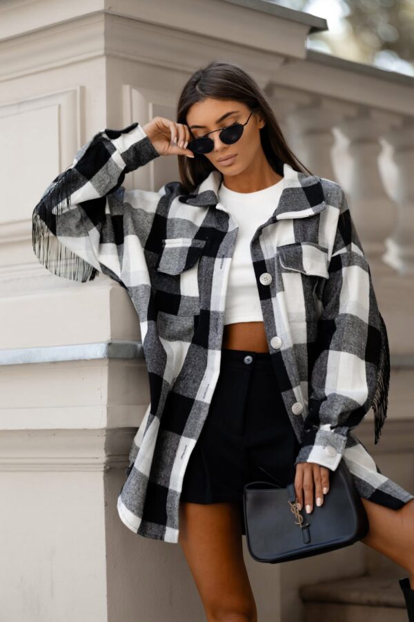 Koszula oversize w krate z frędzlami - czarna