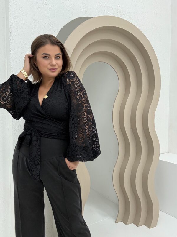 Bluzka koronkowa z wiązaniem Black